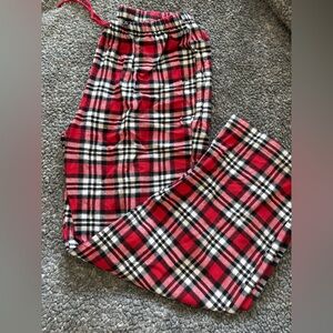 Jasmine Rose Cozy Red Plaid Flannel Pajama Pants. Size Medium.